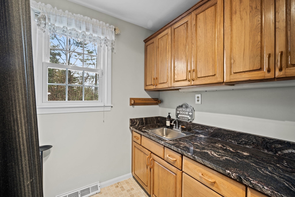 34 Mount Street Wrentham, MA 02093 - Photo 38 of 42
