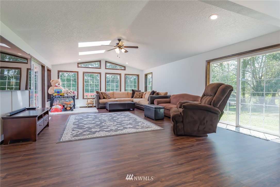 280 Si Town Road Castle Rock, WA 98611 - Photo 15 of 24 Gallery Image 15