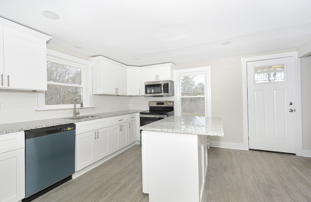 1532 North Brookfield Road Oakham, MA 01068 - Photo 7 of 28 Gallery Image 7