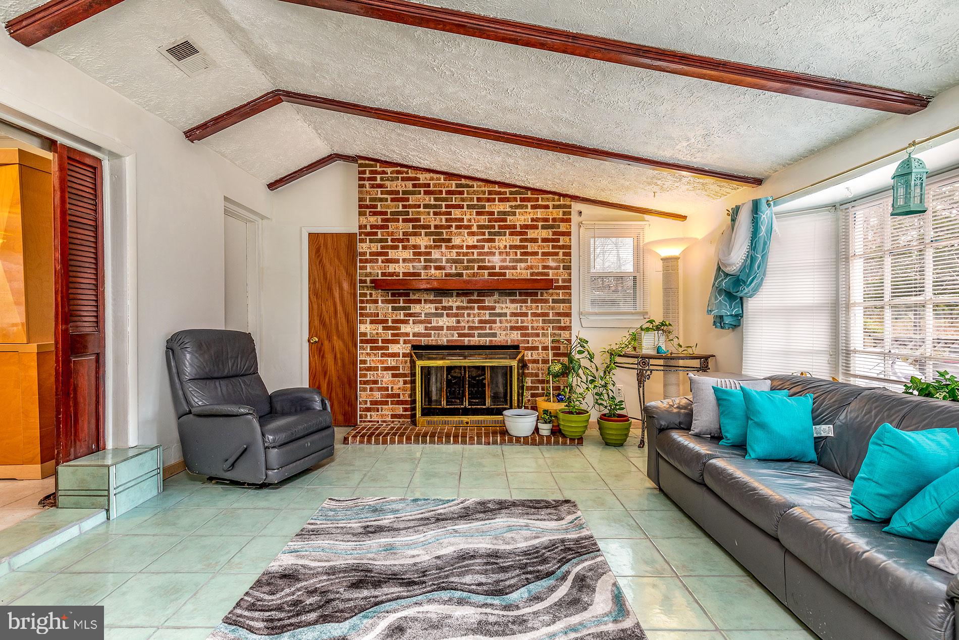 8415 Leland Road Manassas, VA 20111 - Photo 11 of 55 Family room
