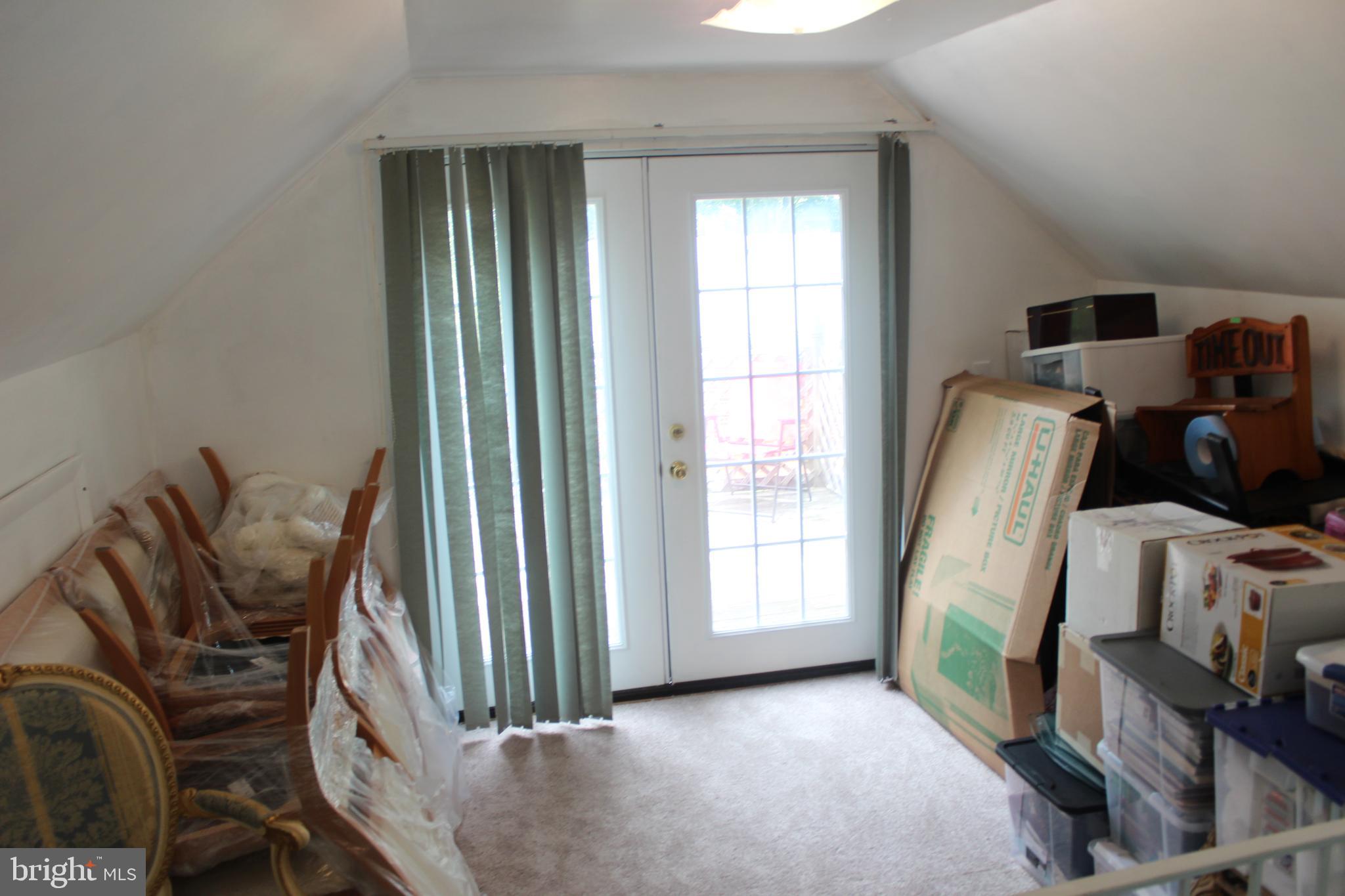 8415 Leland Road Manassas, VA 20111 - Photo 42 of 55 Upper level detached living space - sitting area