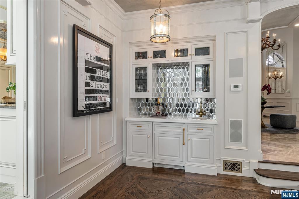 14 Eckert Farm Road Saddle River, NJ 07458 - Photo 8 of 48