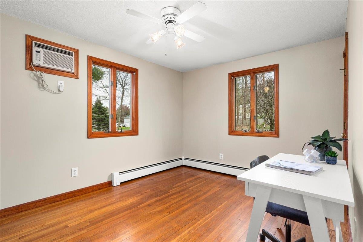 7 Robin Road Derry, NH 03038 - Photo 25 of 36