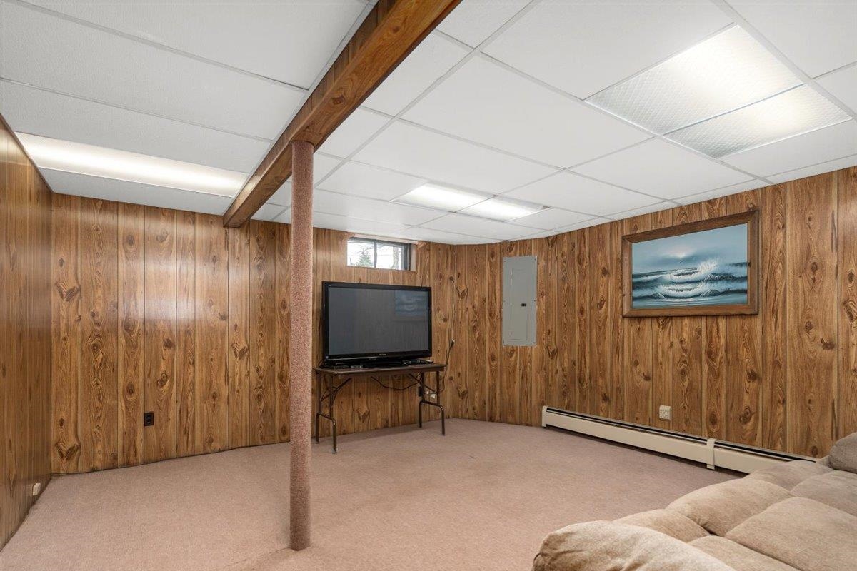 7 Robin Road Derry, NH 03038 - Photo 32 of 36