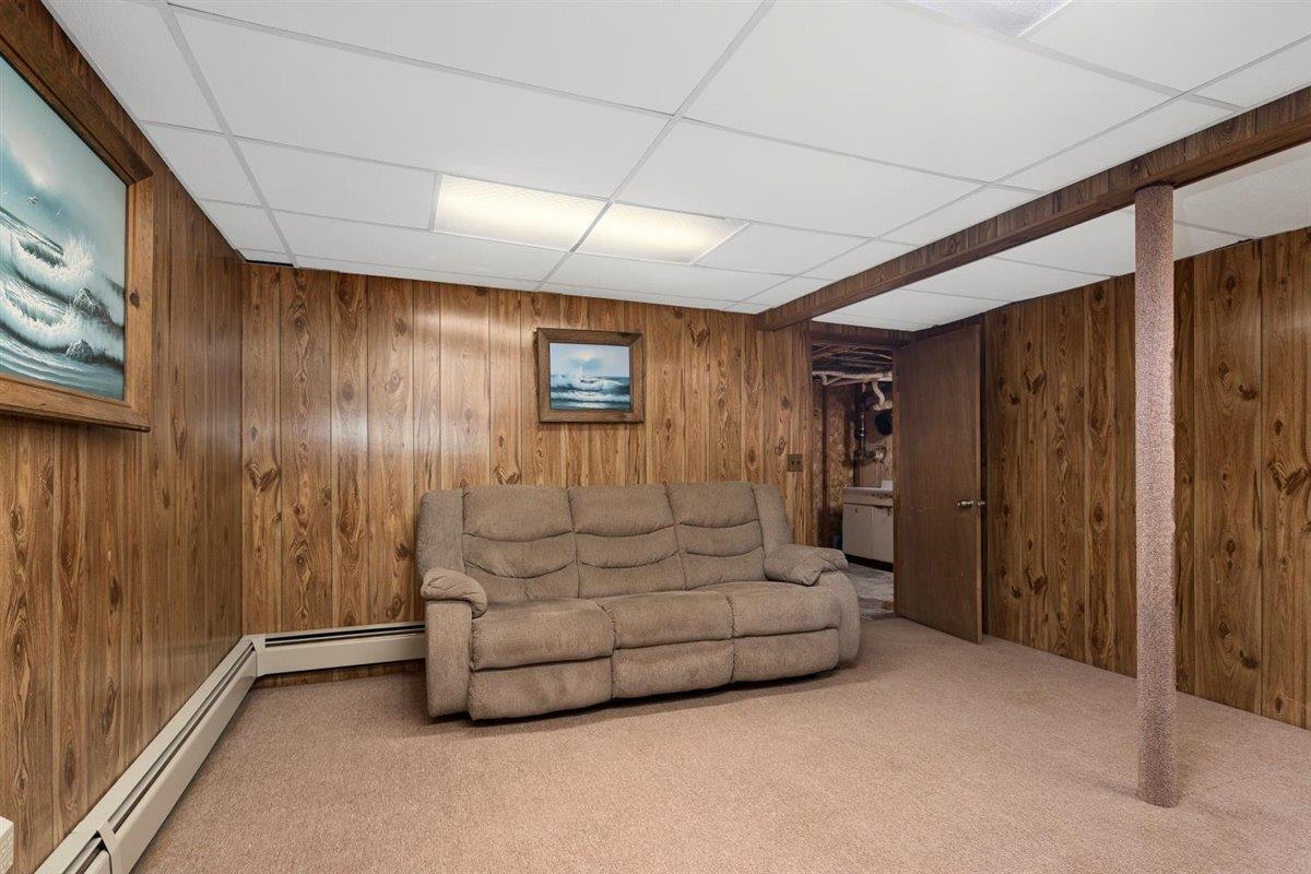 7 Robin Road Derry, NH 03038 - Photo 33 of 36