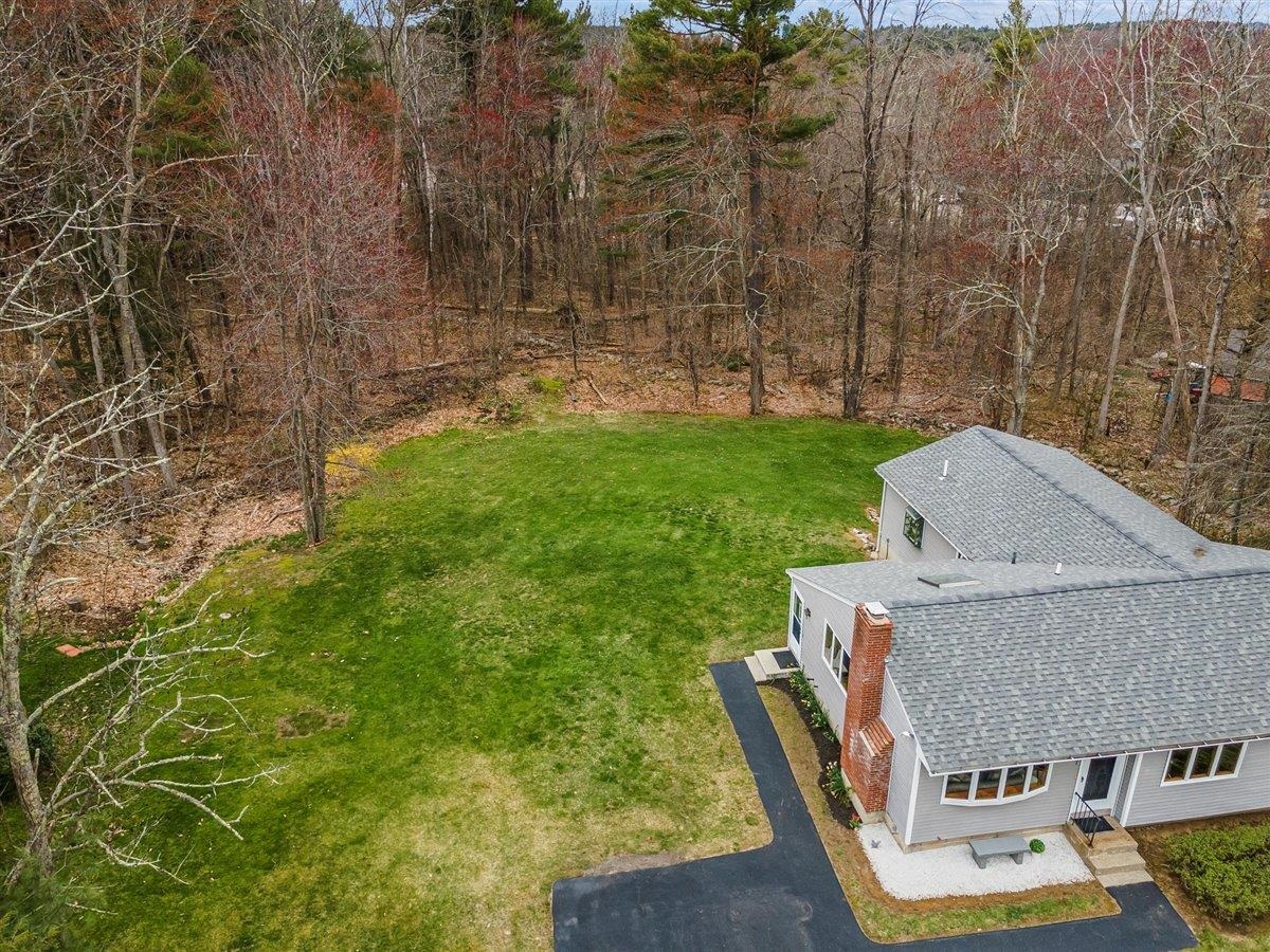 7 Robin Road Derry, NH 03038 - Photo 6 of 36