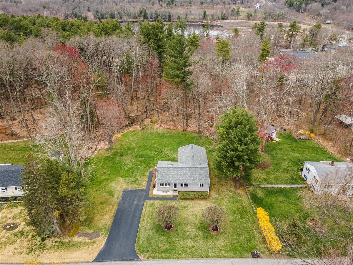 7 Robin Road Derry, NH 03038 - Photo 8 of 36