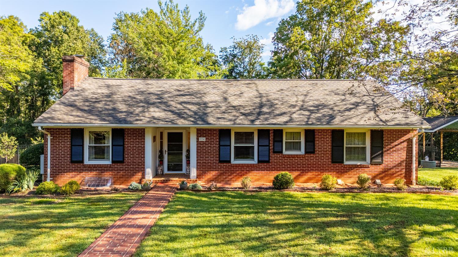 224 Sunset Drive Amherst, VA 24521 - Photo 28 of 34 a view of a house with a swimming pool