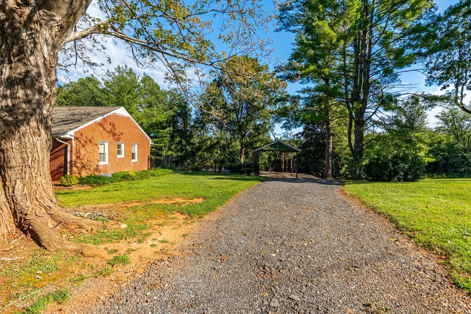 224 Sunset Drive Amherst, VA 24521 - Photo 34 of 34 a view of a volley ball court