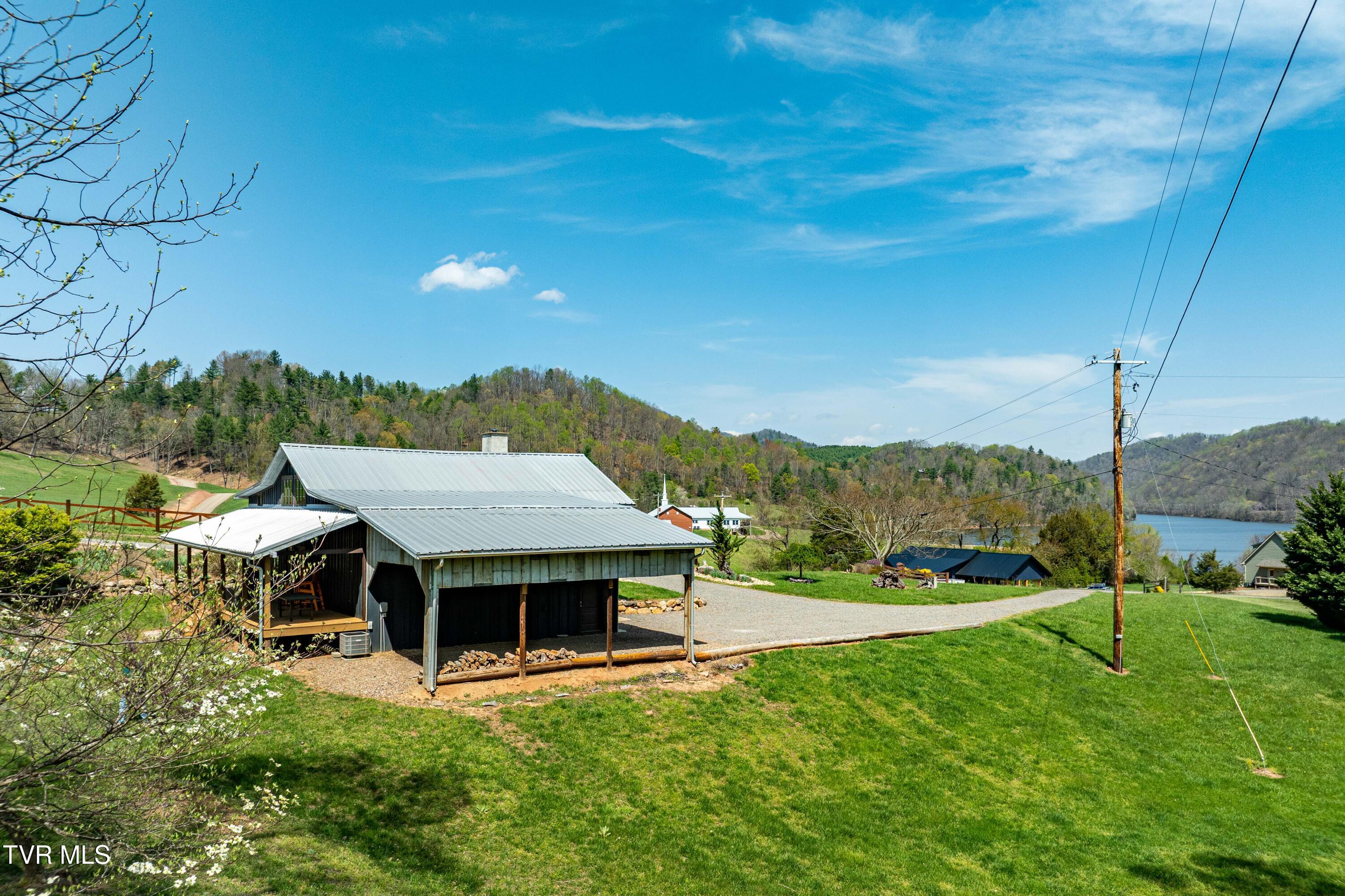 110 North River Lane Butler, TN 37640 - Photo 37 of 50 110 North River Shores (24 of 79)