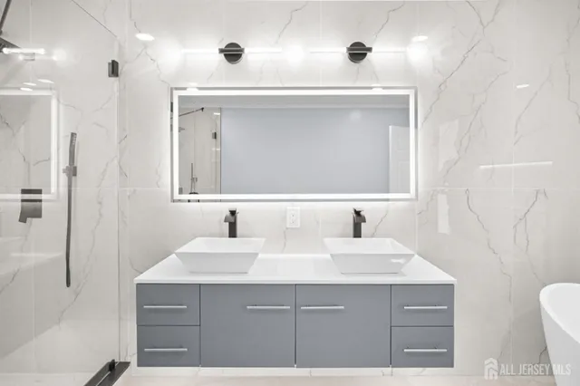 $999,900 | 821 Bunnell Street, Lanoka Harbor, NJ 08734