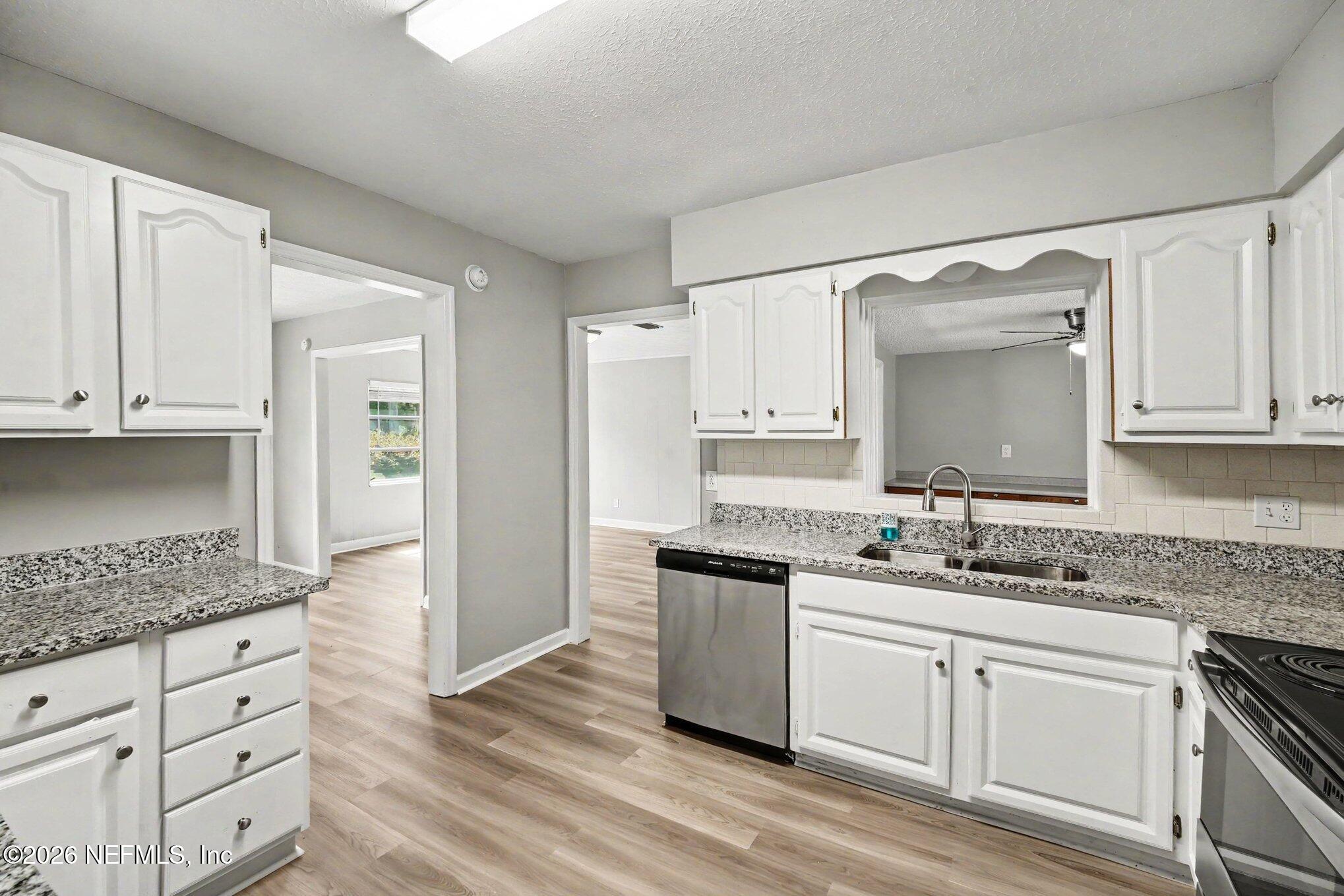 1456 Danbury Road Jacksonville, FL 32205 - Photo 7 of 15 007_file_9650
