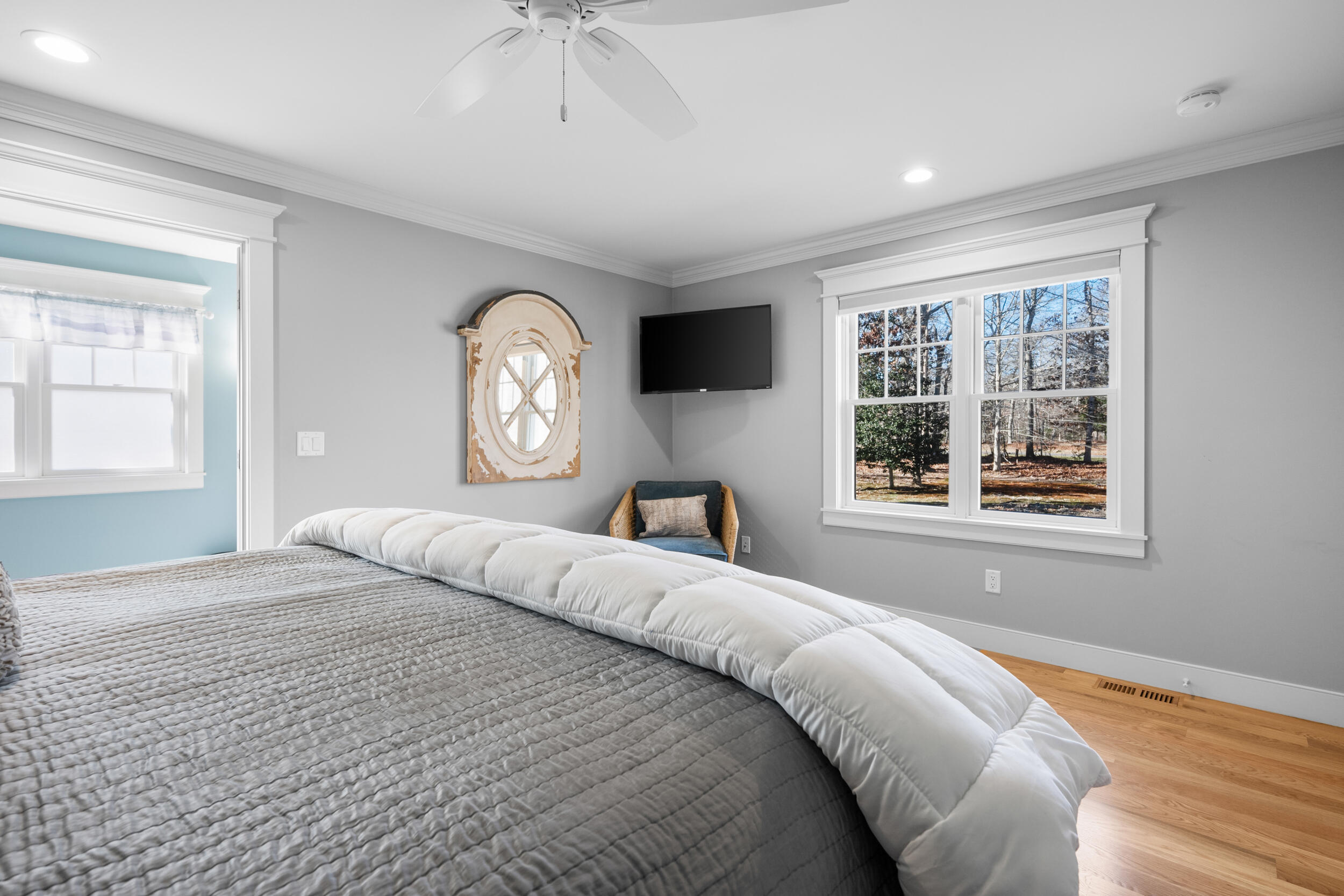 6 Bunker Circle Sandwich, MA 02563 - Photo 18 of 43 a bedroom with a large bed and a large window