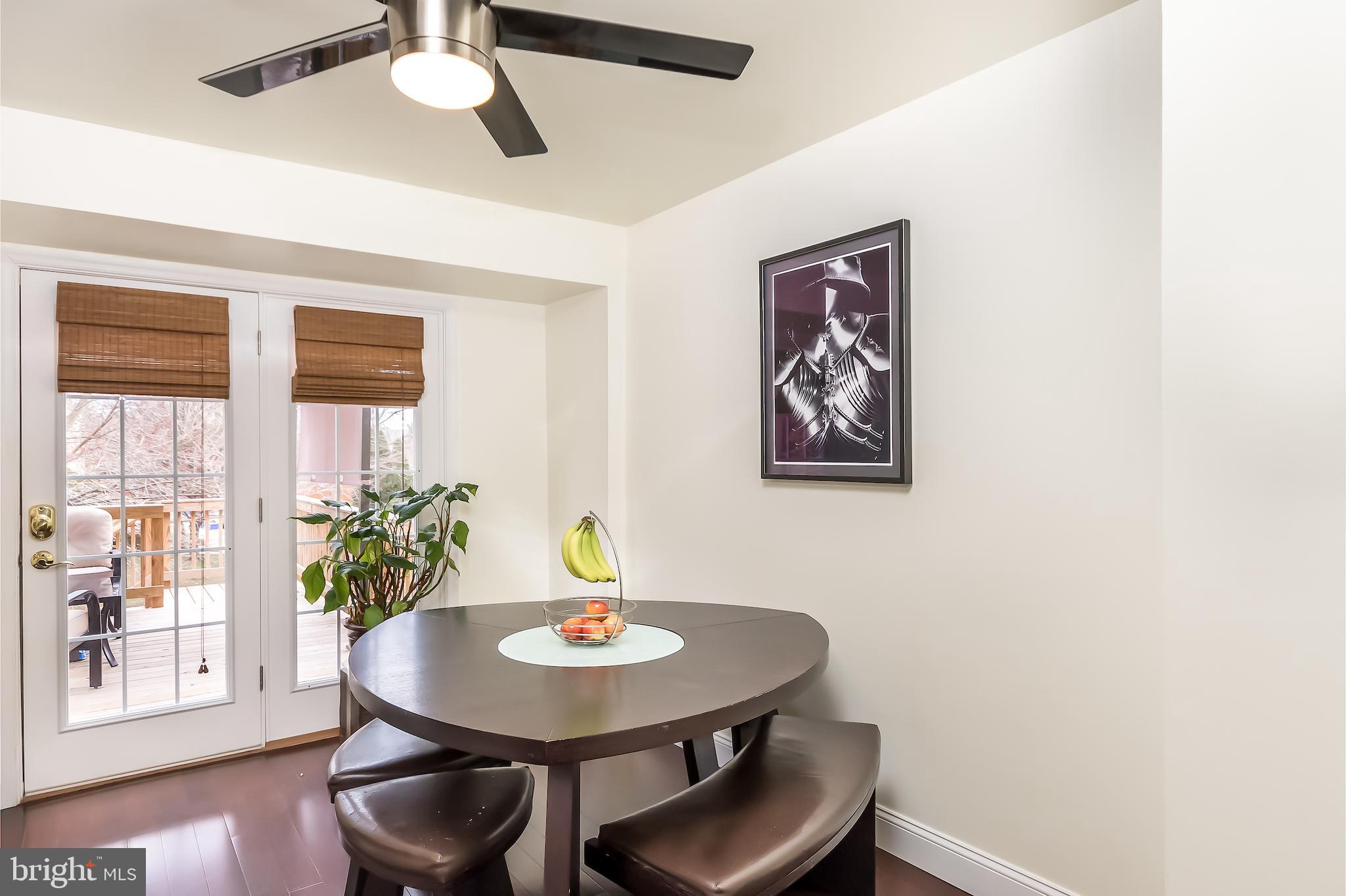 6401 Racetec Court Springfield, VA 22150 - Photo 8 of 29 Kitchen with table space