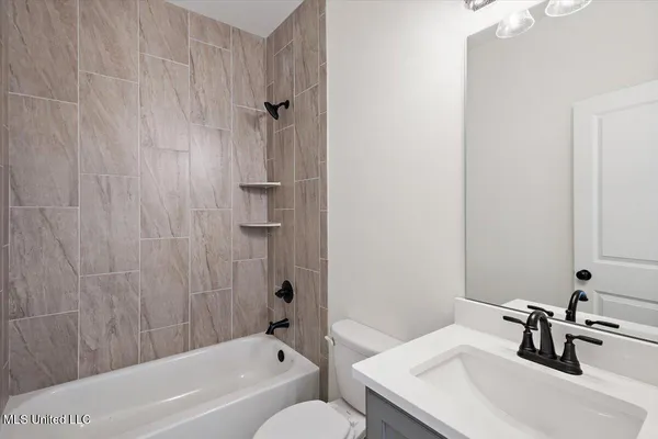 $338,900 | 514 Bolivar Drive, Nesbit, MS 38651