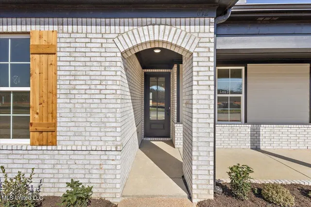 $338,900 | 514 Bolivar Drive, Nesbit, MS 38651