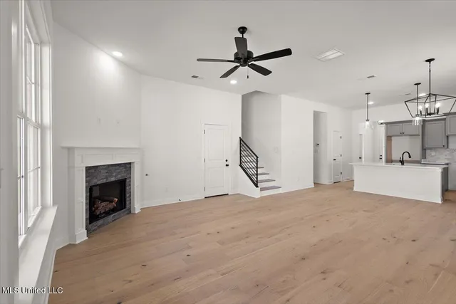 $338,900 | 514 Bolivar Drive, Nesbit, MS 38651