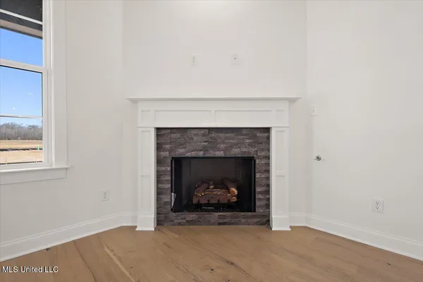 $338,900 | 514 Bolivar Drive, Nesbit, MS 38651