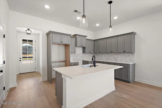 $338,900 | 514 Bolivar Drive, Nesbit, MS 38651