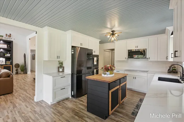 $875,000 | 9877 Brumm River Drive, Nashville, MI 49073