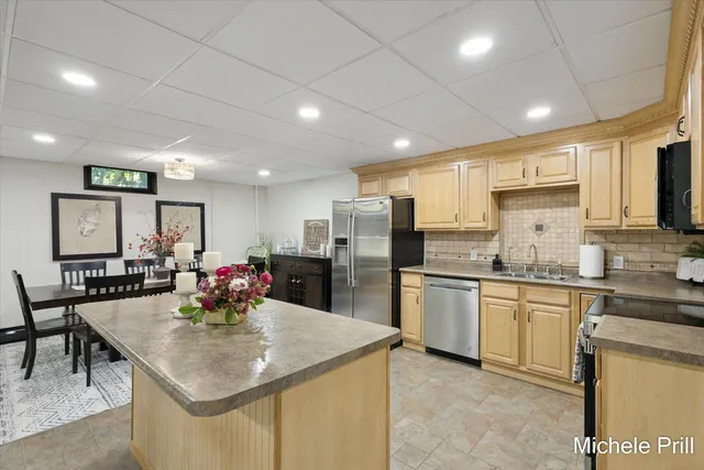 $875,000 | 9877 Brumm River Drive, Nashville, MI 49073