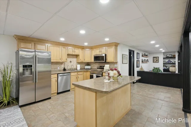 $875,000 | 9877 Brumm River Drive, Nashville, MI 49073