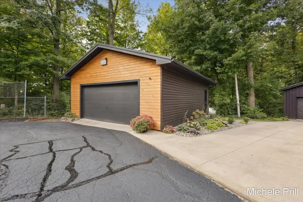 $850,000 | 9877 Brumm River Drive, Nashville, MI 49073