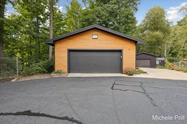 $875,000 | 9877 Brumm River Drive, Nashville, MI 49073