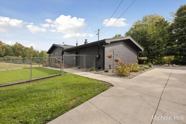 $875,000 | 9877 Brumm River Drive, Nashville, MI 49073