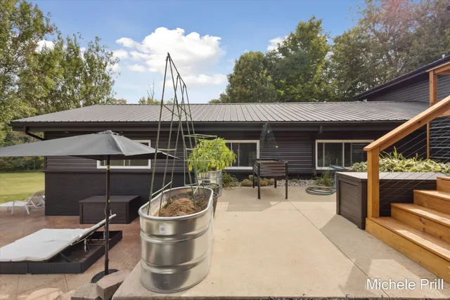 $875,000 | 9877 Brumm River Drive, Nashville, MI 49073