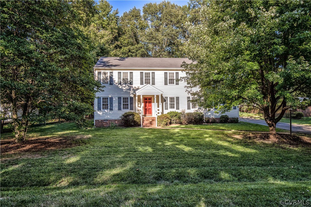 807 Dawnwood Road Midlothian, VA 23114 - Photo 35 of 37 a front view of a house with a garden