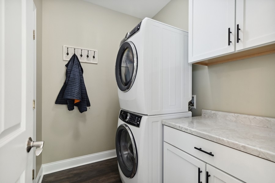 2415 Fen View Circle Island Lake, IL 60042 - Photo 20 of 27 a utility room with dryer and washer