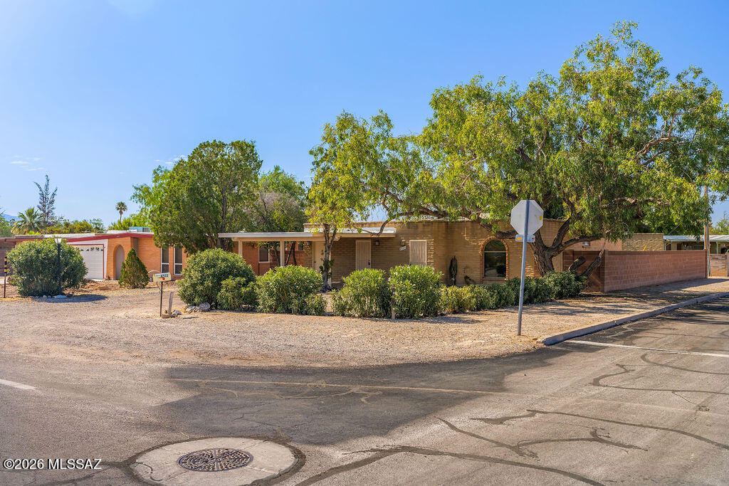 4502 East Fort Lowell Road Tucson, AZ 85712 - Photo 8 of 46