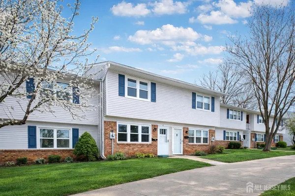 $375,000 | 11 Alabama Court, Matawan, NJ 07747