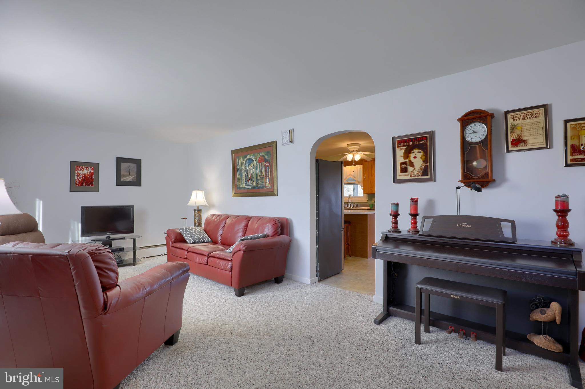 321 Owl Hill Road Lititz, PA 17543 - Photo 2 of 24 Living Room