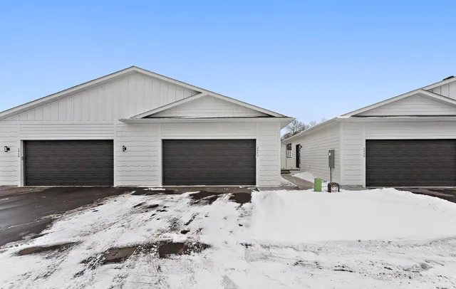 $465,000 | 2452 County Rd D West, Roseville, MN 55113