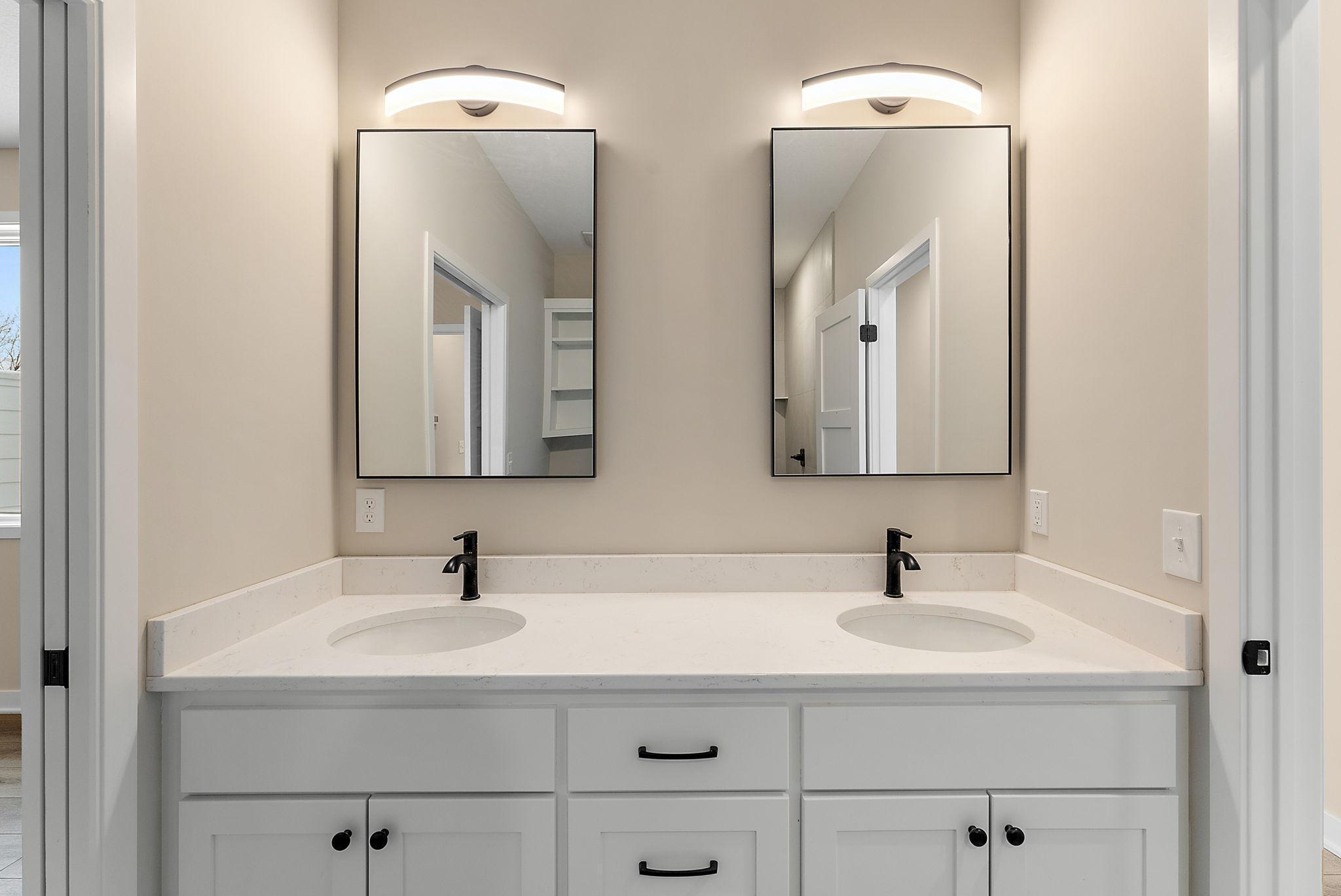 2452 County Rd D West Roseville, MN 55113 - Photo 17 of 32