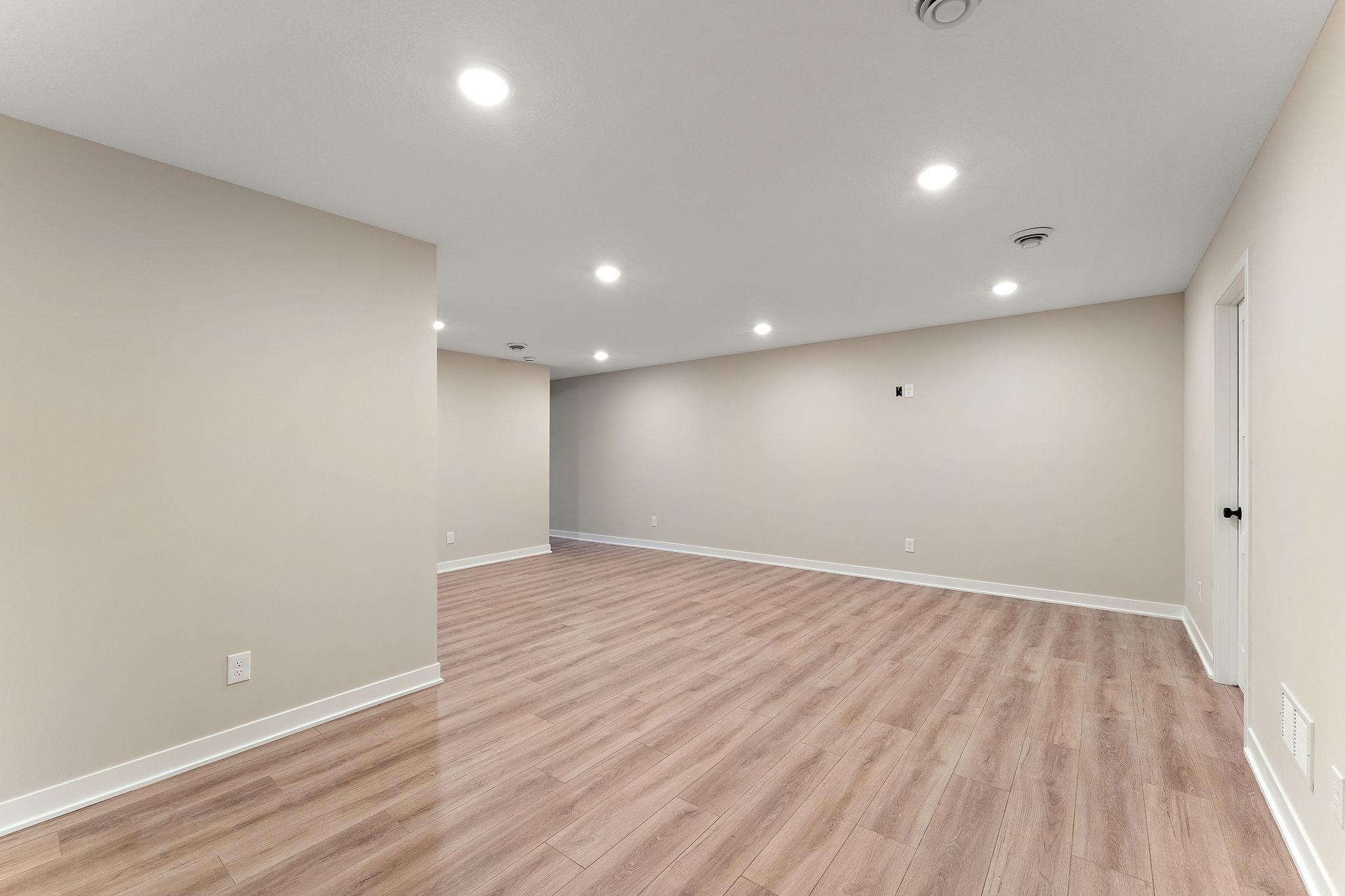 2452 County Rd D West Roseville, MN 55113 - Photo 22 of 32