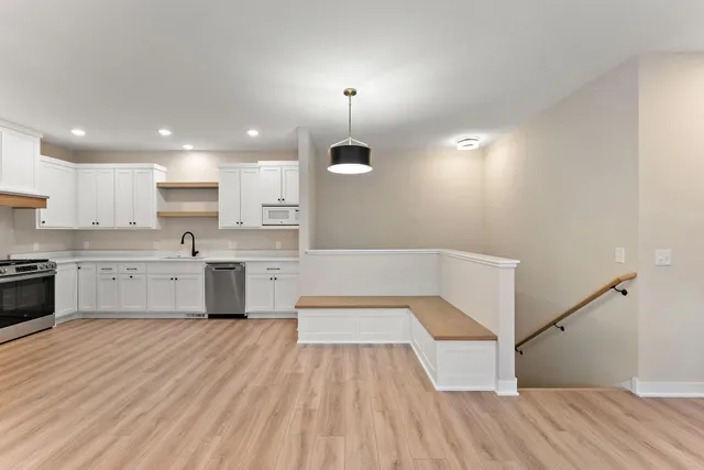 $465,000 | 2452 County Rd D West, Roseville, MN 55113