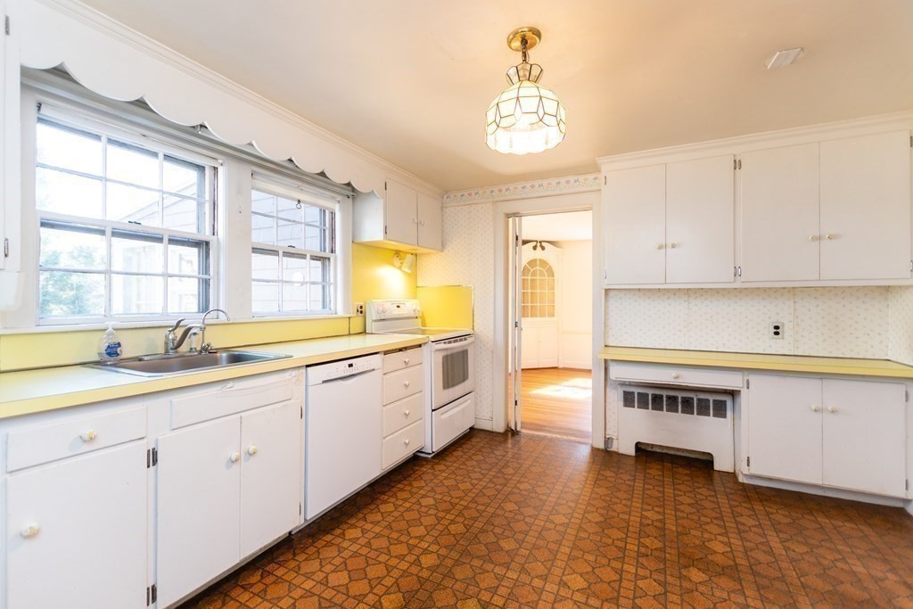 70 Stockdale Road Needham, MA 02492 - Photo 9 of 20
