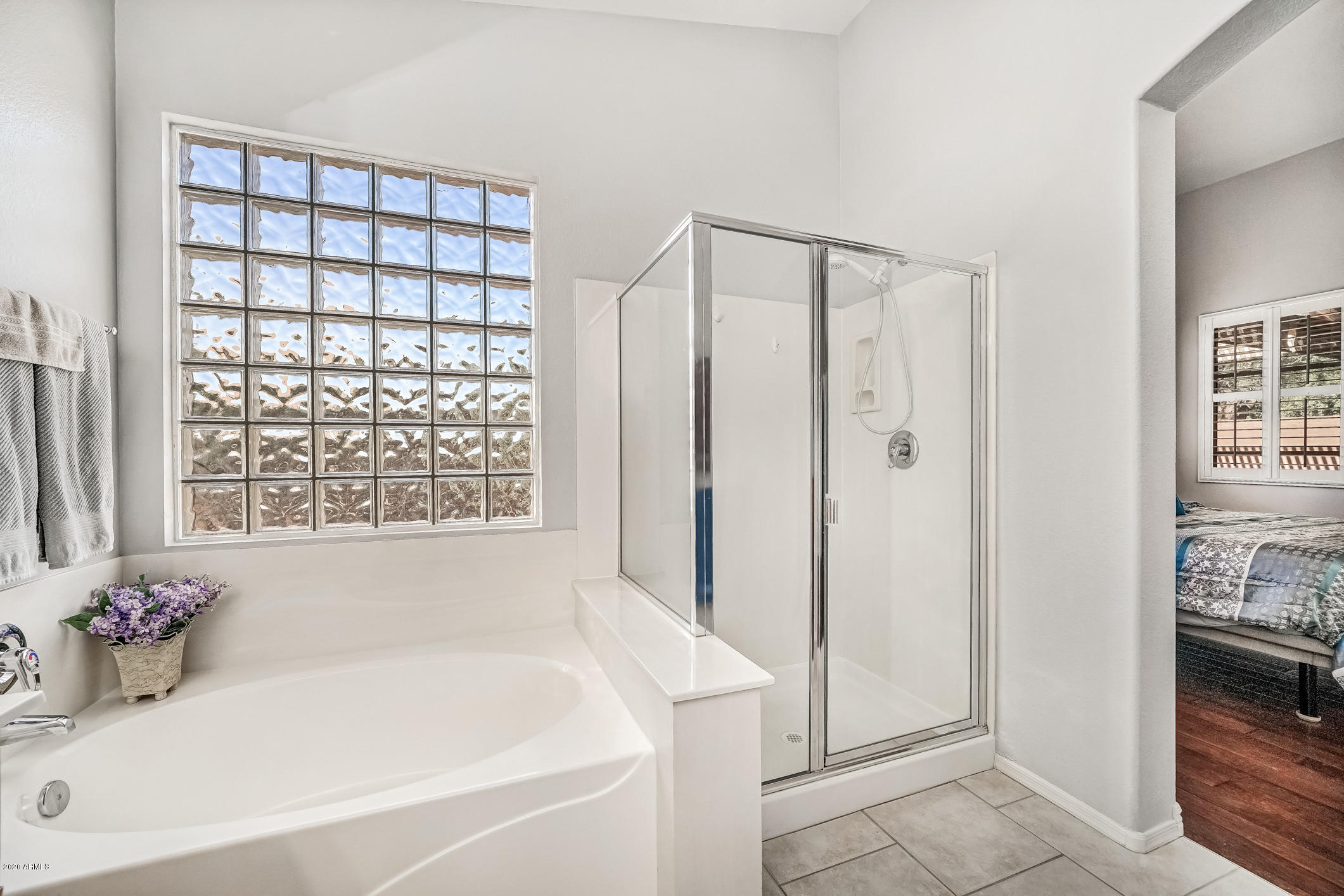 4130 South Splendor Place Gilbert, AZ 85297 - Photo 29 of 66 128-MasterBath_3