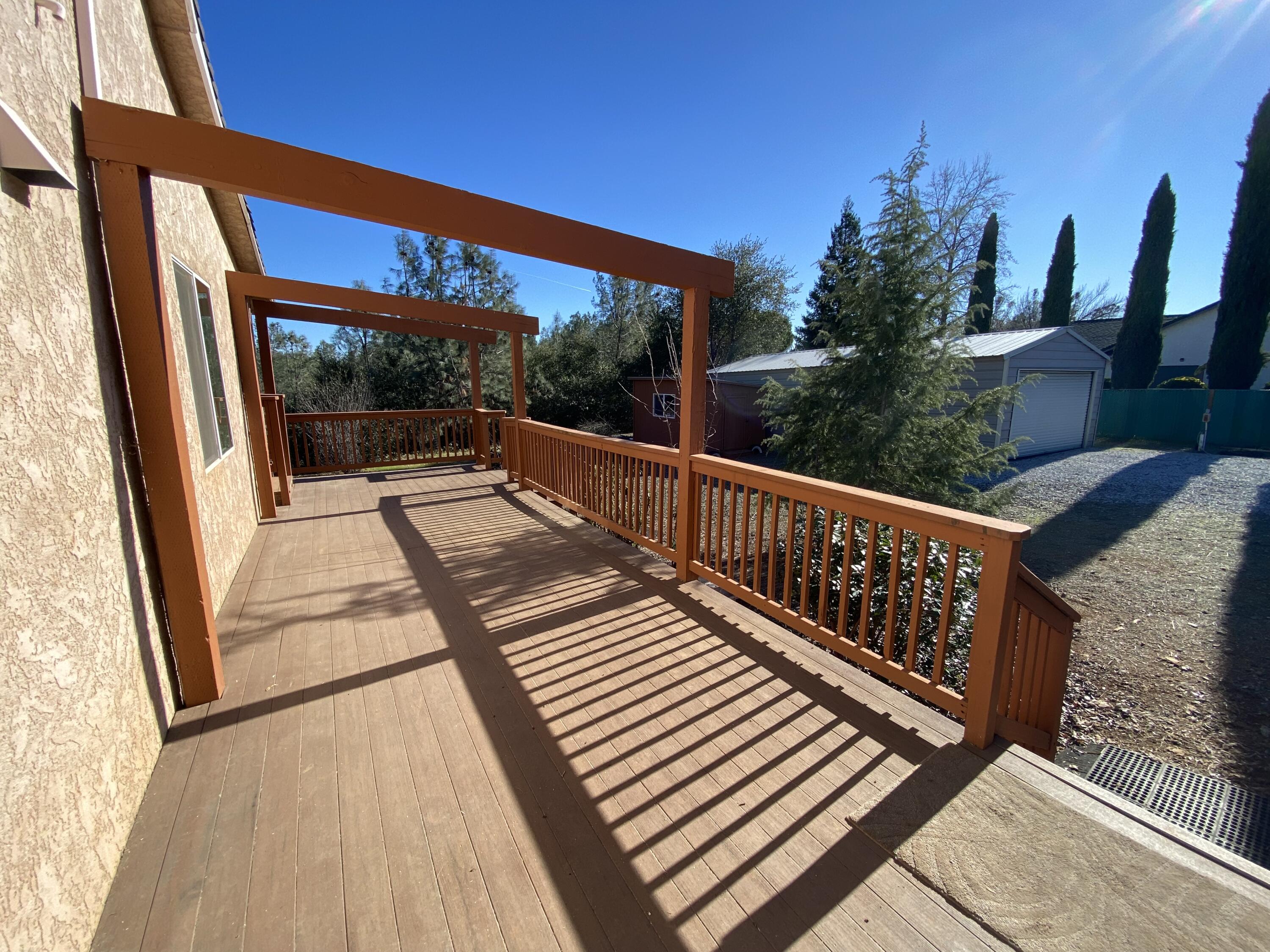 6865 Amber Ridge Drive Anderson, CA 96007 - Photo 8 of 26 Back Deck