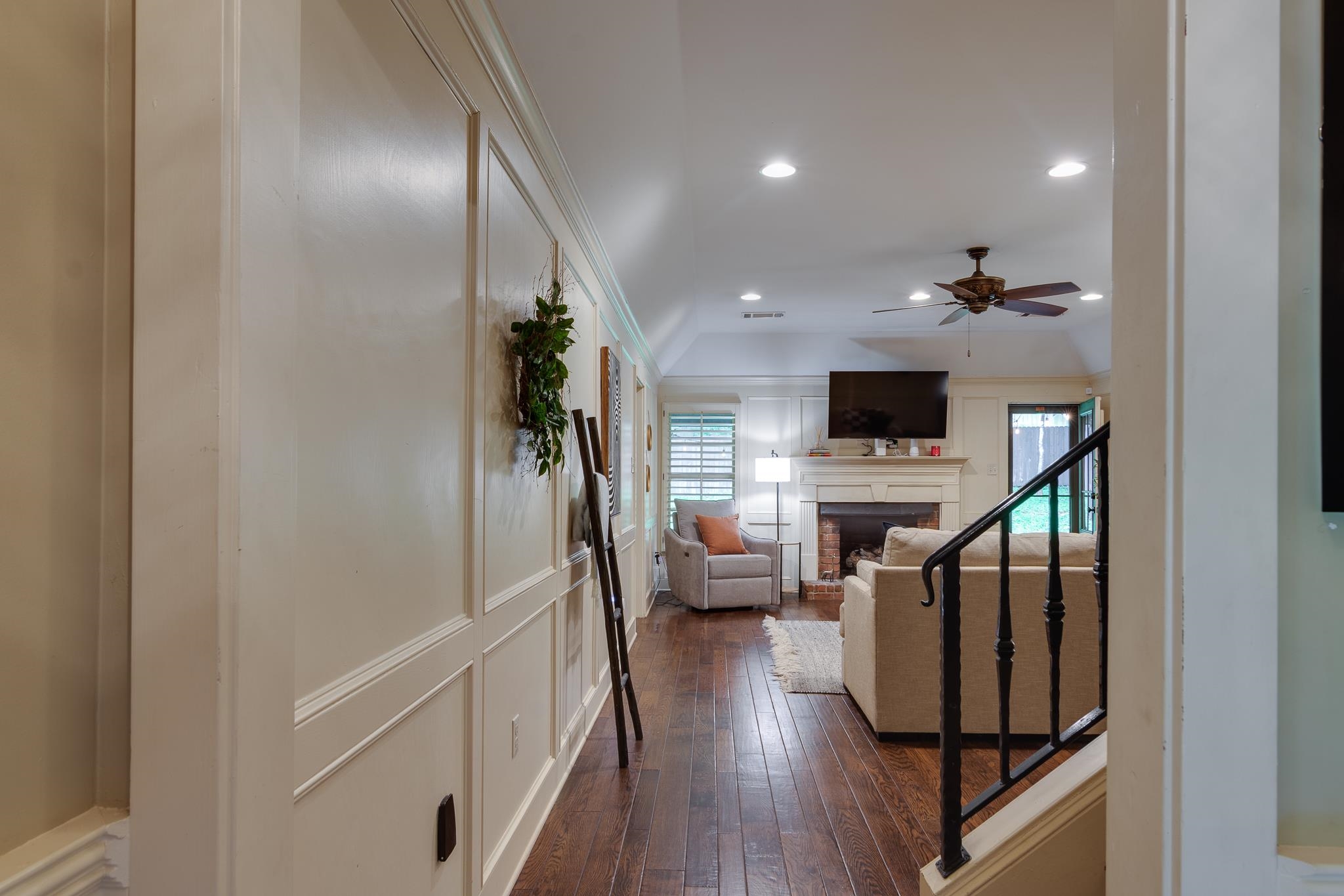 791 North Tree Drive Collierville, TN 38017 - Photo 2 of 27 Entryway featuring wainscoting and wood-finish flooring
