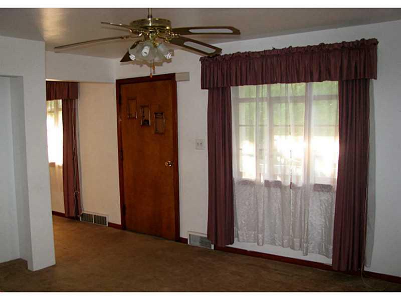 1528 Renton Road Plum, PA 15239 - Photo 4 of 21 Living Room.