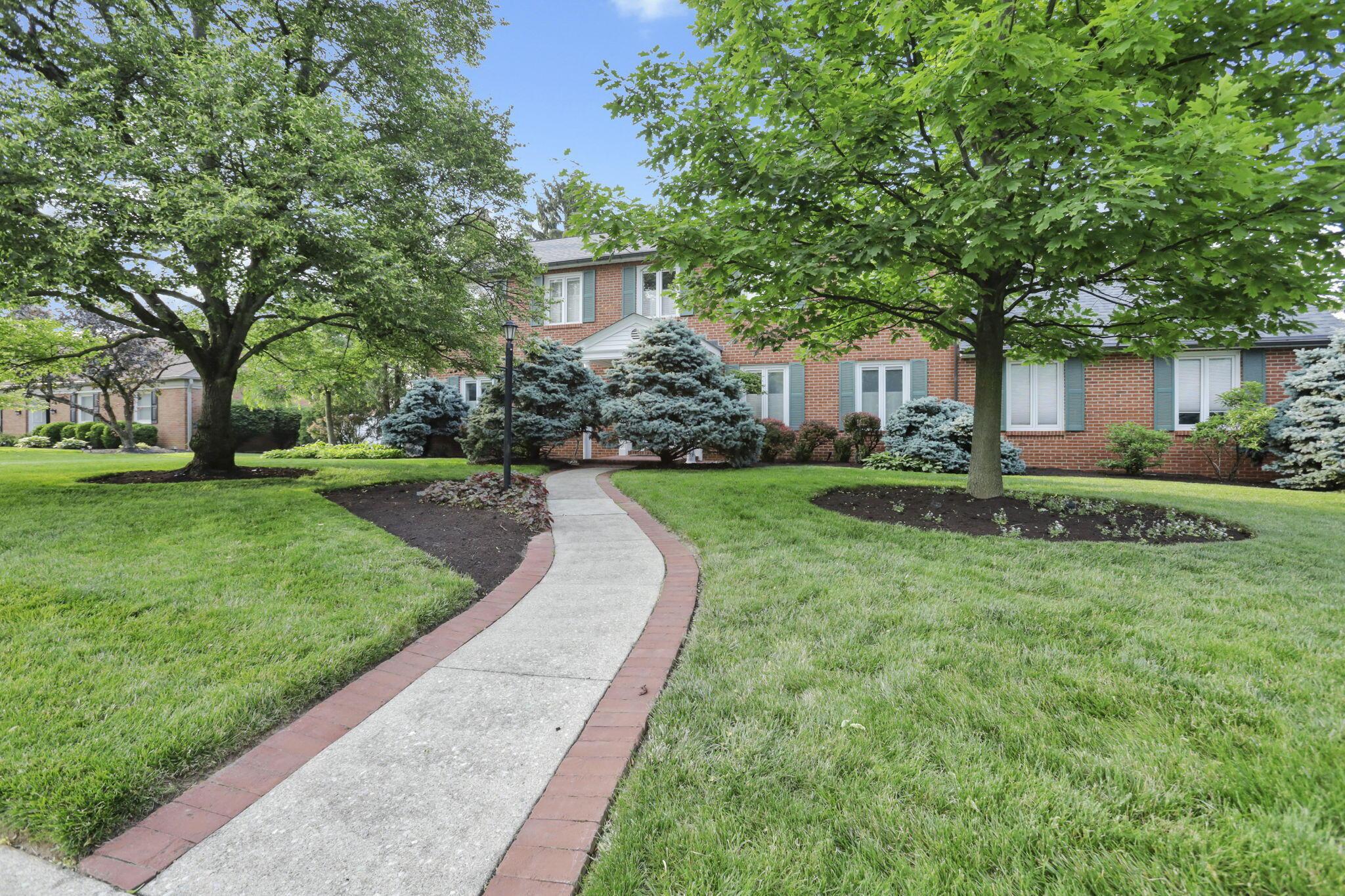 2560 Chartwell Road Columbus, OH 43220 - Photo 9 of 57 2560 Chartwell