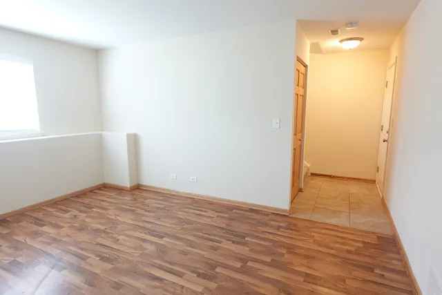 $2,950 | 1093 North Claremont Drive, Unit 714, Palatine, IL 60074