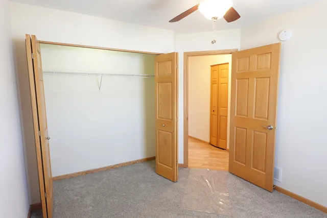 $2,950 | 1093 North Claremont Drive, Unit 714, Palatine, IL 60074