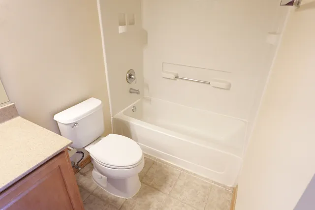 $2,950 | 1093 North Claremont Drive, Unit 714, Palatine, IL 60074