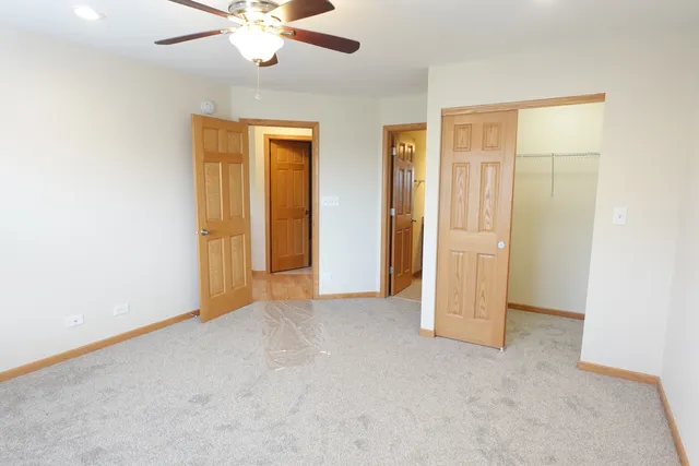 $2,950 | 1093 North Claremont Drive, Unit 714, Palatine, IL 60074