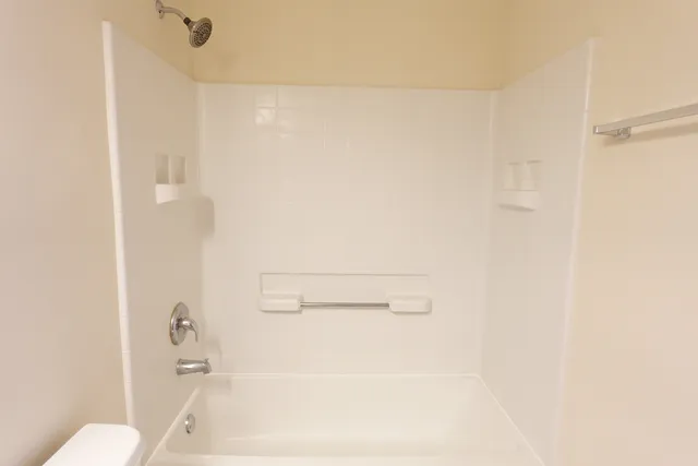 $2,950 | 1093 North Claremont Drive, Unit 714, Palatine, IL 60074